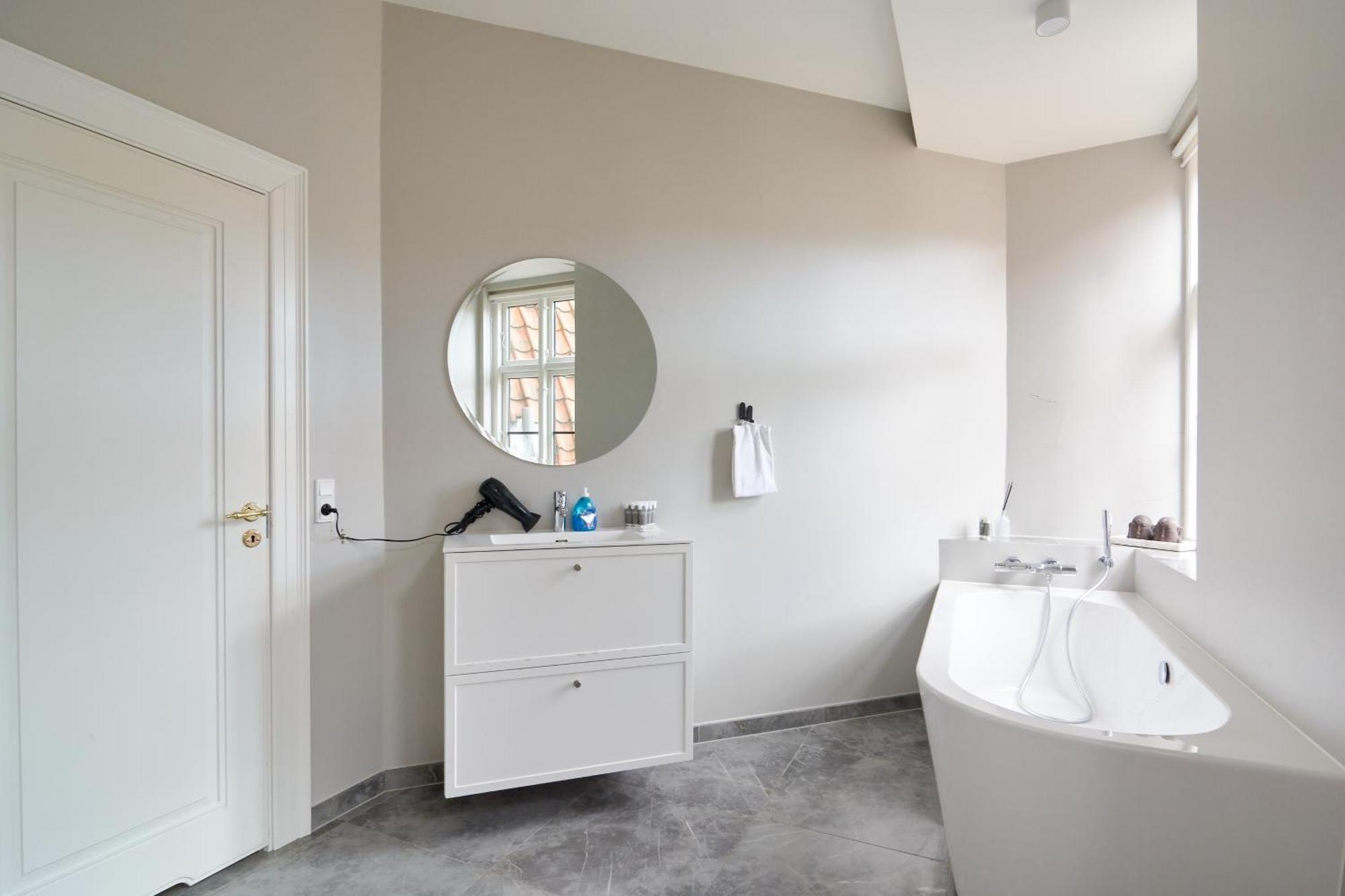 Large 4 Bedroom With Balcony & Bathtub In Cph City 哥本哈根 外观 照片