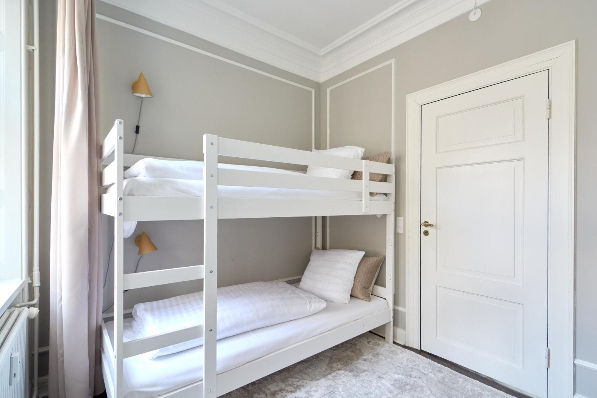 Large 4 Bedroom With Balcony & Bathtub In Cph City 哥本哈根 外观 照片